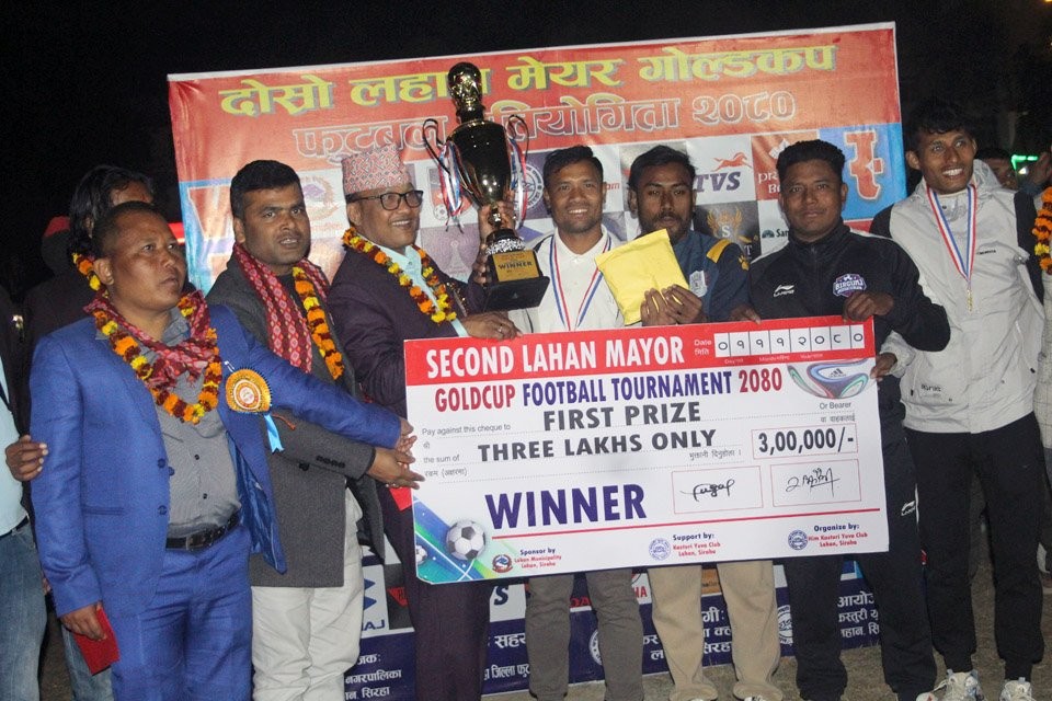 10-man Birgunj United Wins Title Of 2nd Lahan Mayor Gold Cup